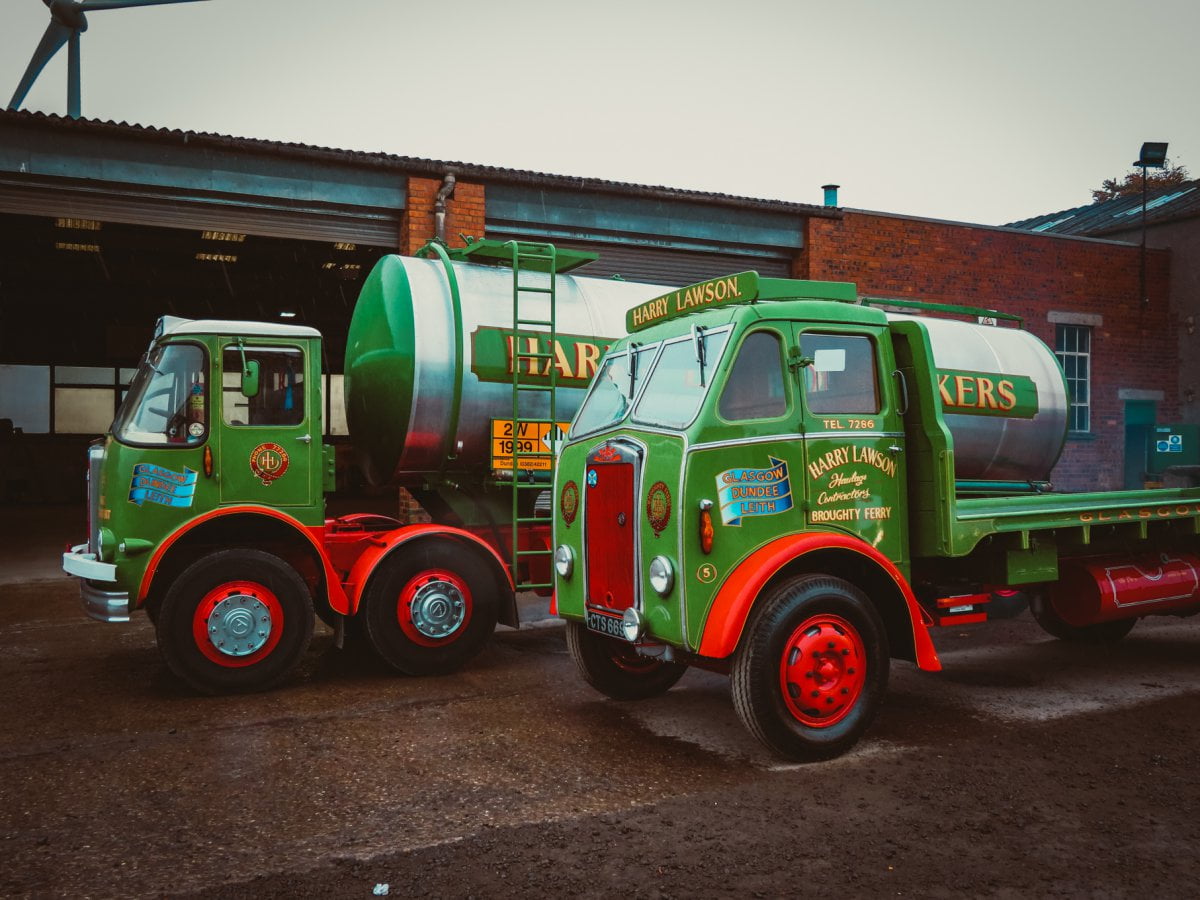 Tanker and flat bed