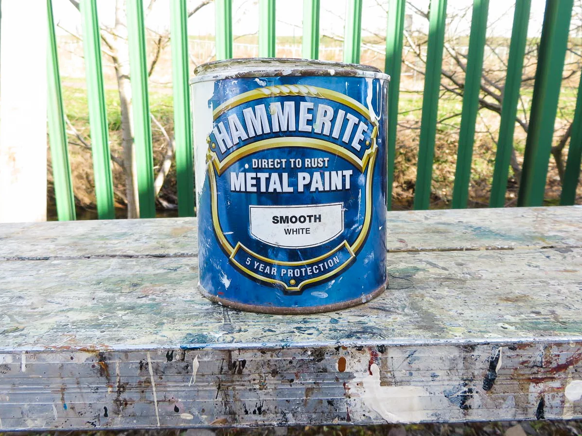 How to paint with metal paints in Dundee