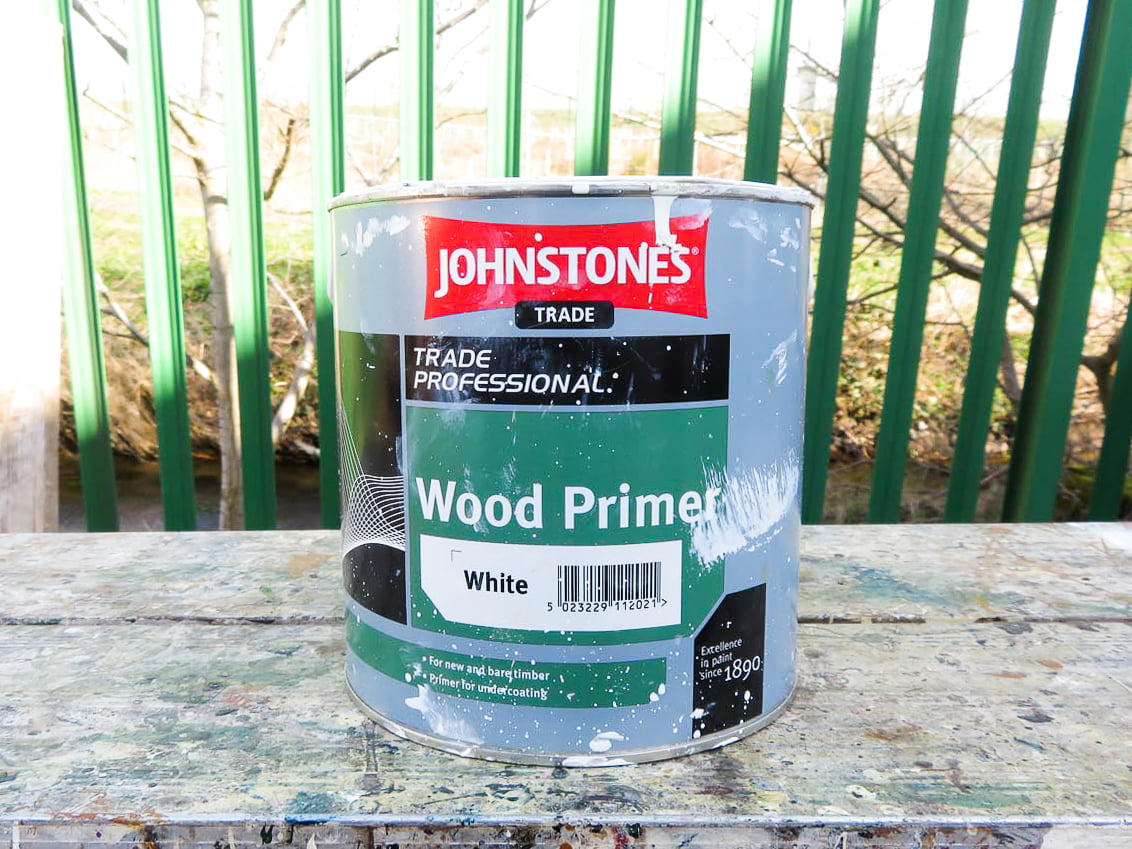 Which kind of primer do I use for wood painting?