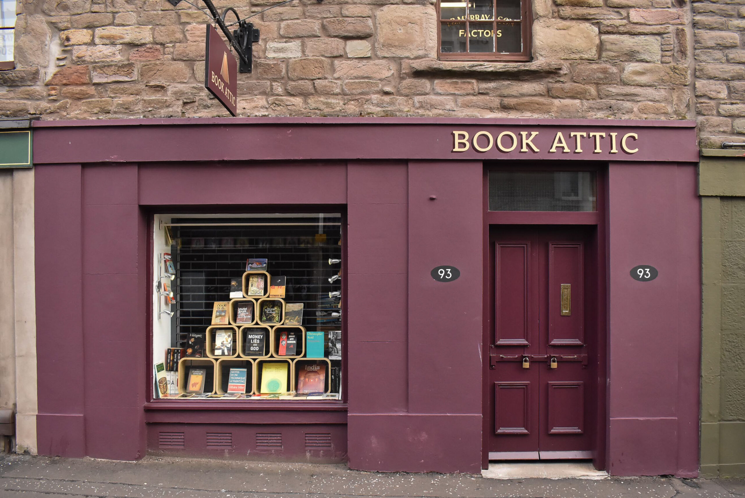 Signwriting Dundee shopfront