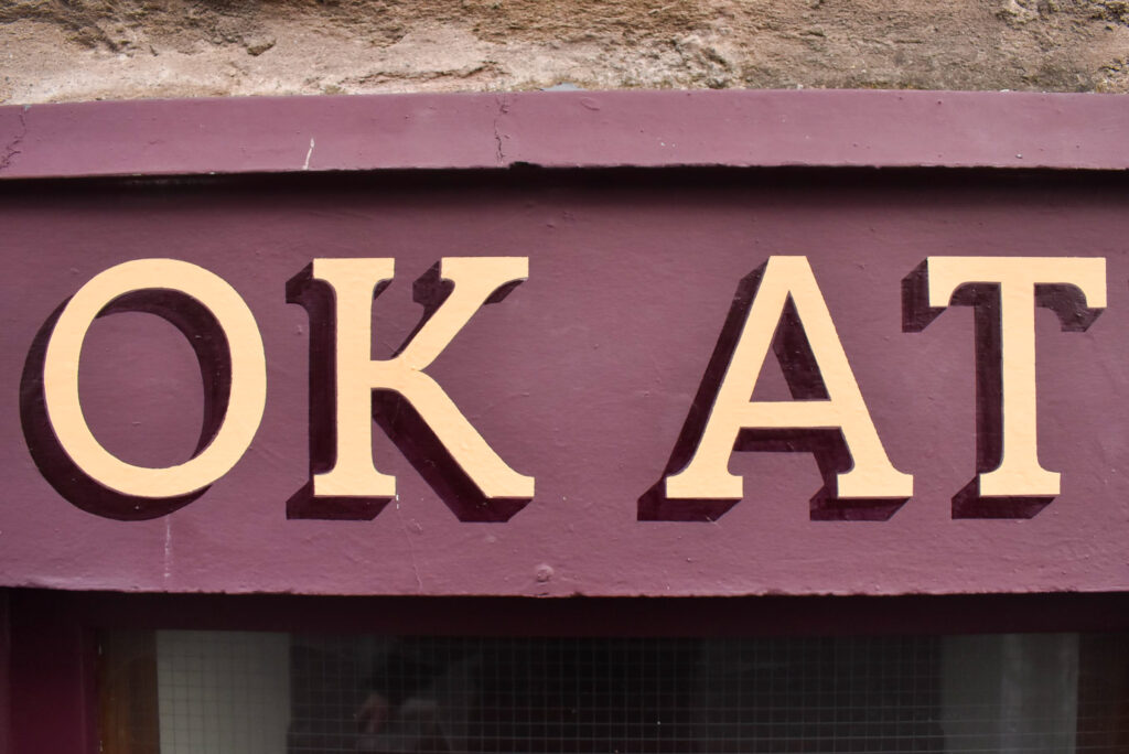 Signwriting on Perth Road Dundee